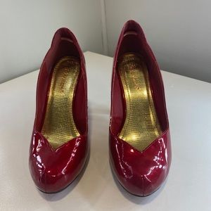 Shoedazzle Ruby Pumps 2/$20